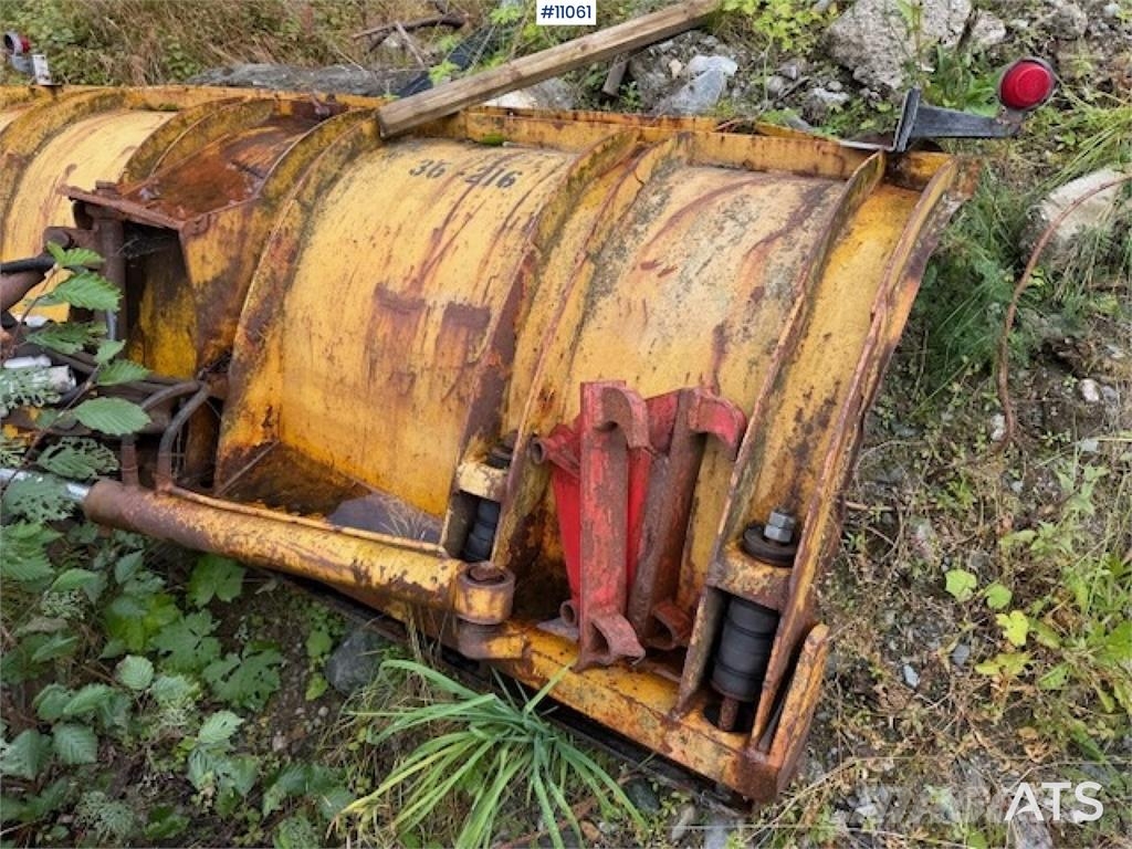 Brøyteplog Brøyteplog Снежные отвалы и плуги