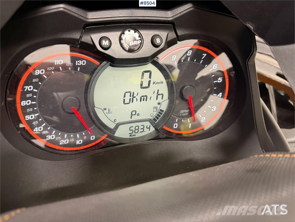 Can-am Outlander MAX XT 1000R مركبات لجميع التضاريس
