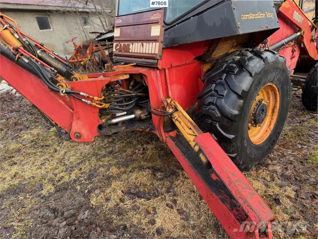 Case IH 680K Traktorgraver Tratores Agrícolas usados