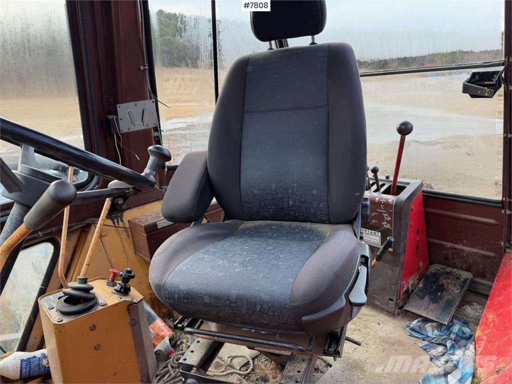 Case IH 680K Traktorgraver Tratores Agrícolas usados
