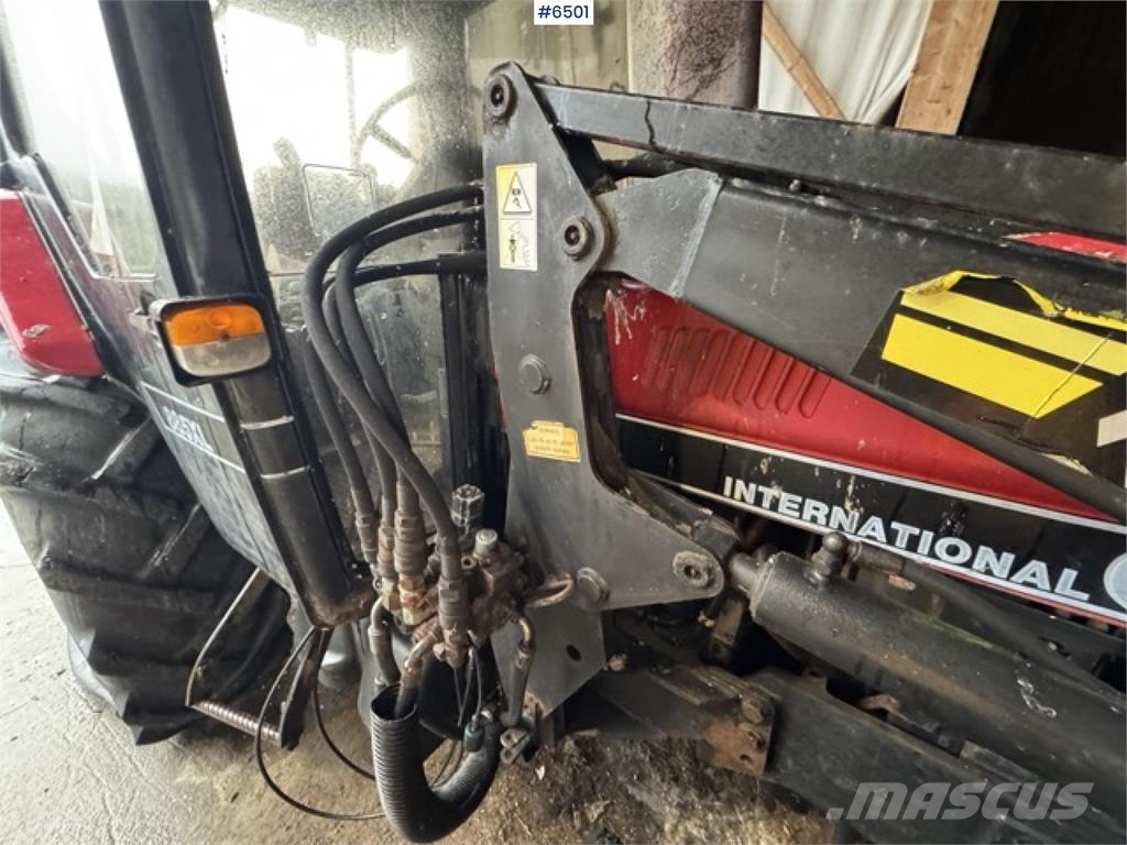 Case IH 685 XL الجرارات