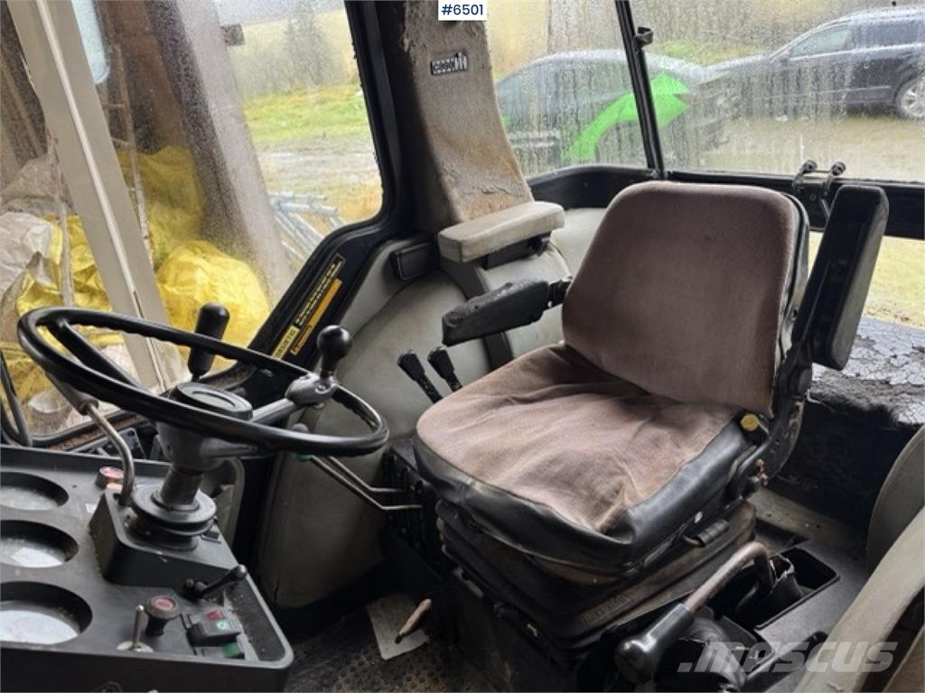 Case IH 685 XL الجرارات