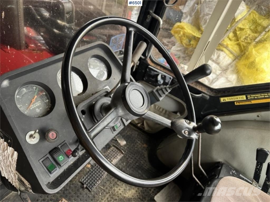 Case IH 685 XL الجرارات