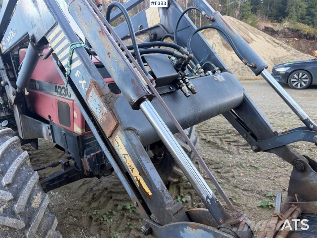 Case IH International 4230 Traktorji