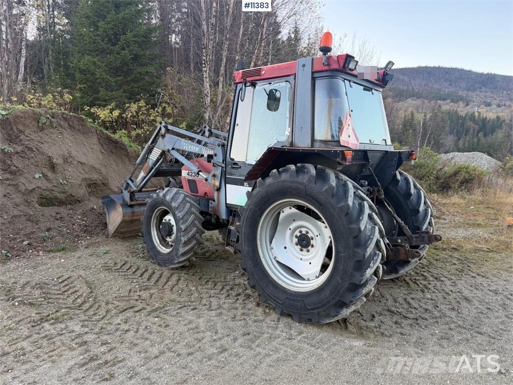 Case IH International 4230 Traktorji