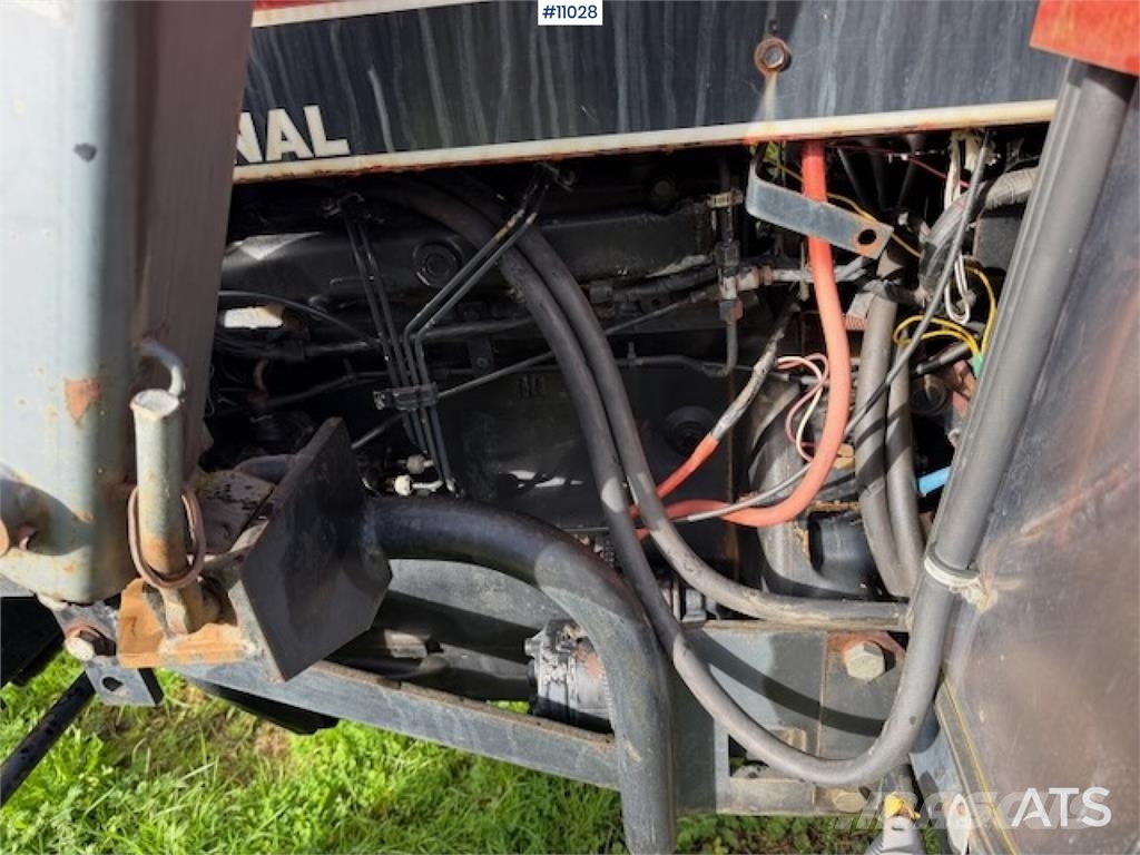 CASE International 585 Traktorer
