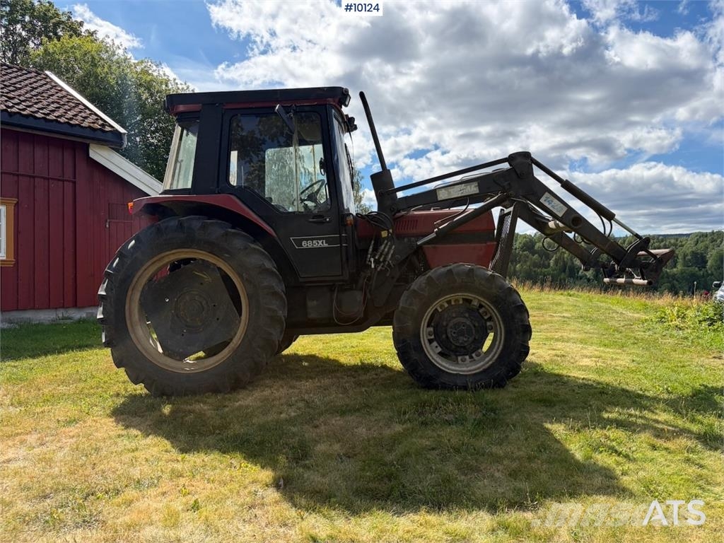 CASE International 685 XL Traktoren