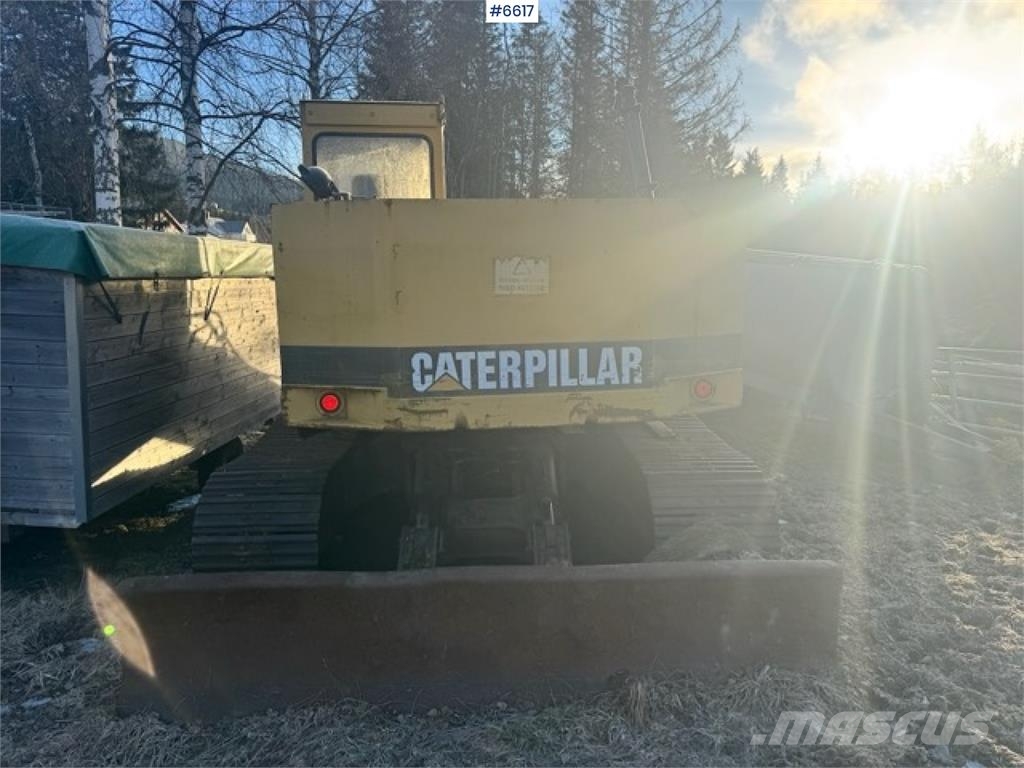 CAT 211BLC Bageri guseničari