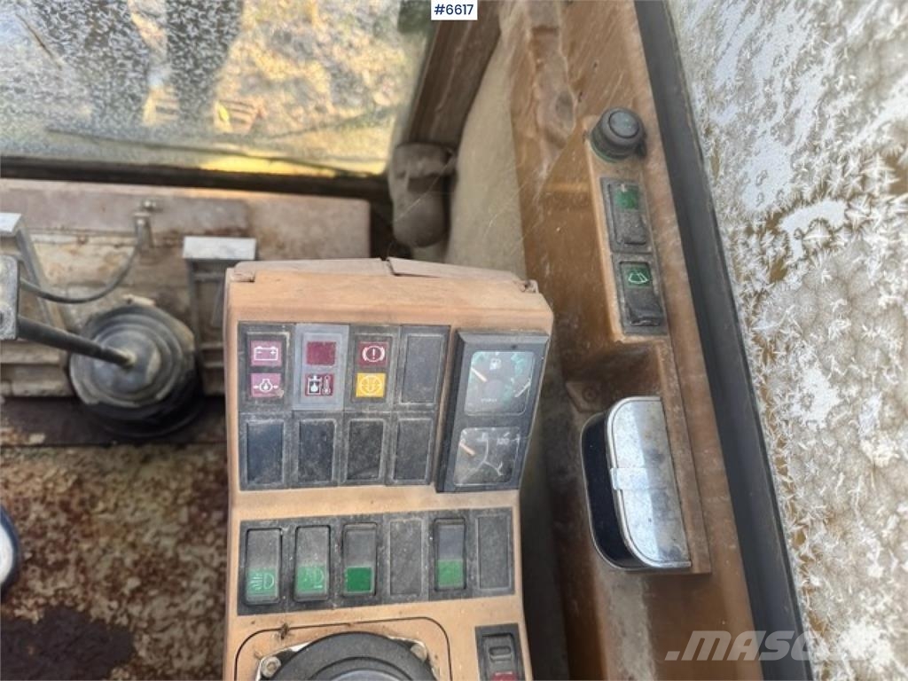 CAT 211BLC Bageri guseničari