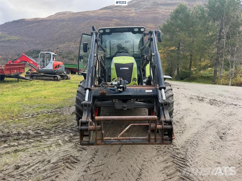 CLAAS Ares 697 Traktorer