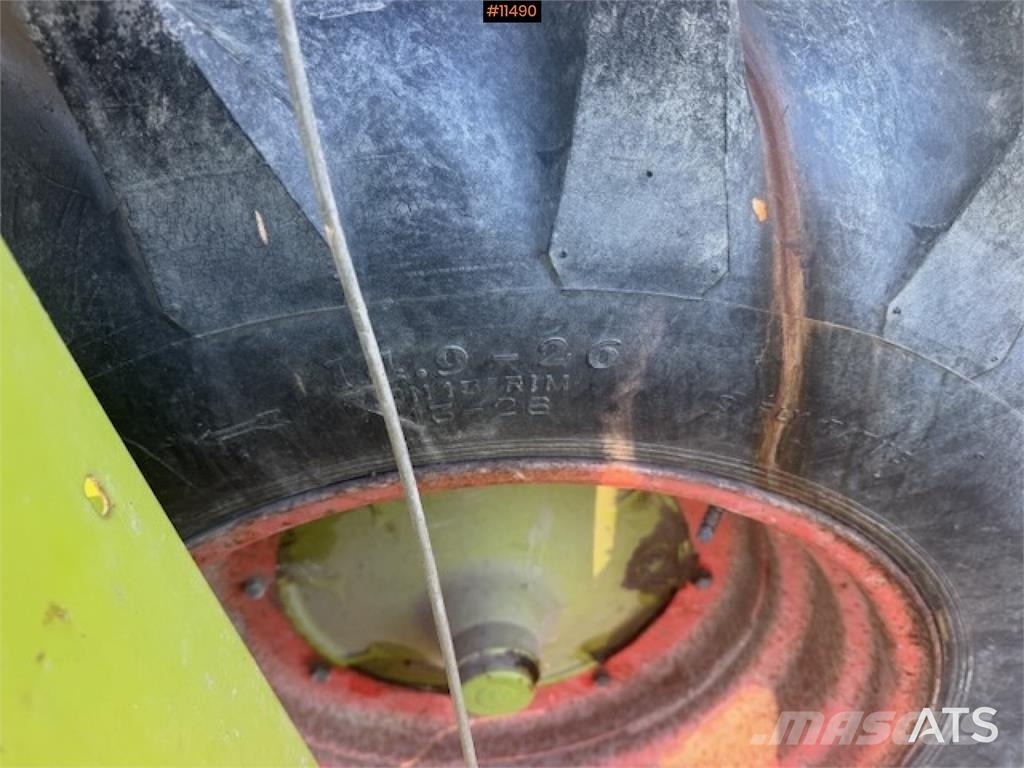 CLAAS Compact Kombajni