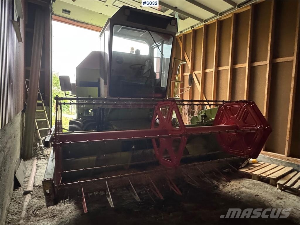 CLAAS Dominator 48 Зернозбиральні комбайни