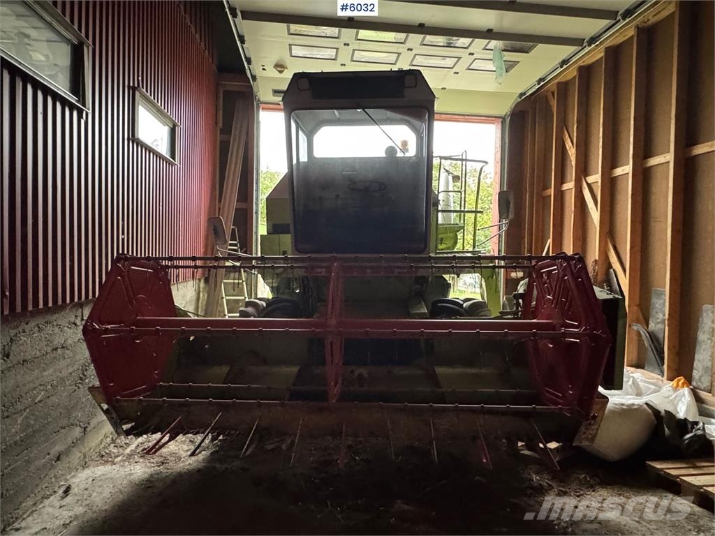 CLAAS Dominator 48 Зернозбиральні комбайни