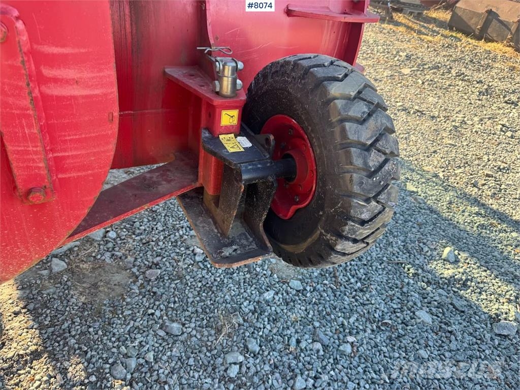 Dalen Vendbar fres m/ hydraulisk tut 刮雪板和犁
