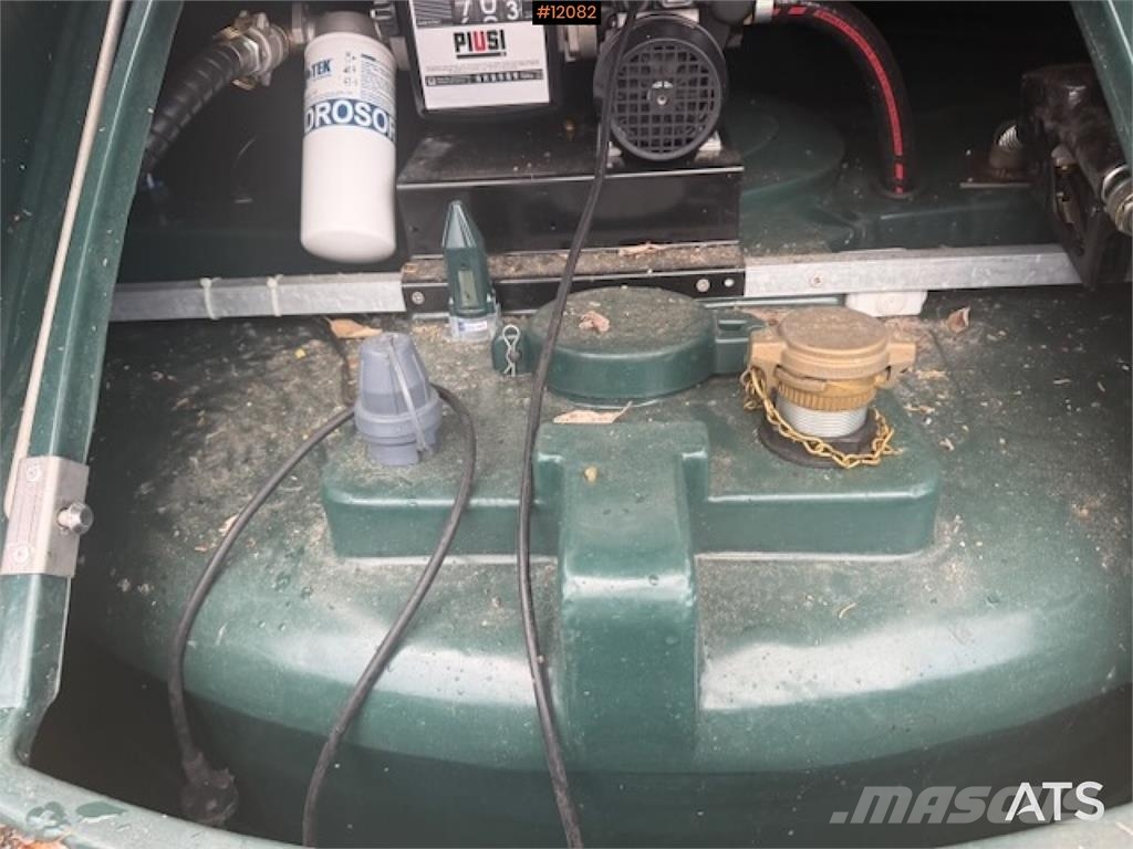  Dieseltank 2500L مكونات أخرى