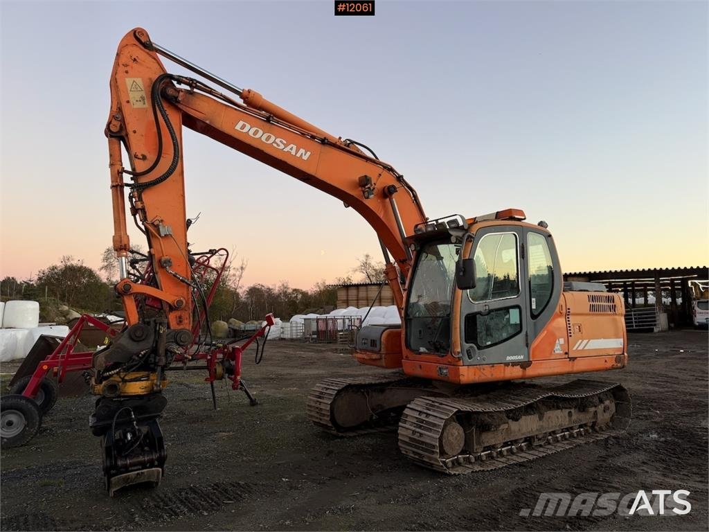 Doosan DX 140 Raupenbagger