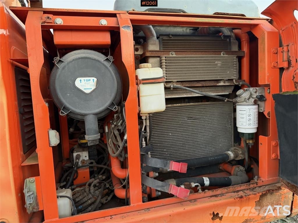 Doosan DX 140 Raupenbagger