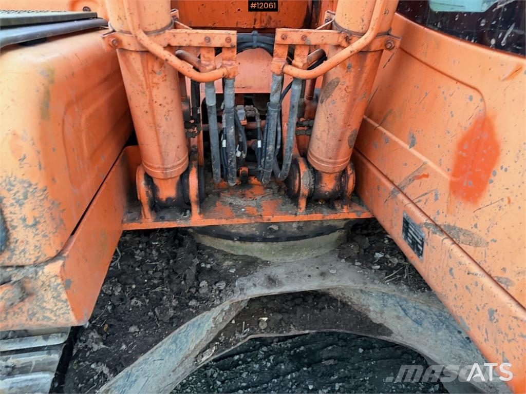Doosan DX 140 Raupenbagger