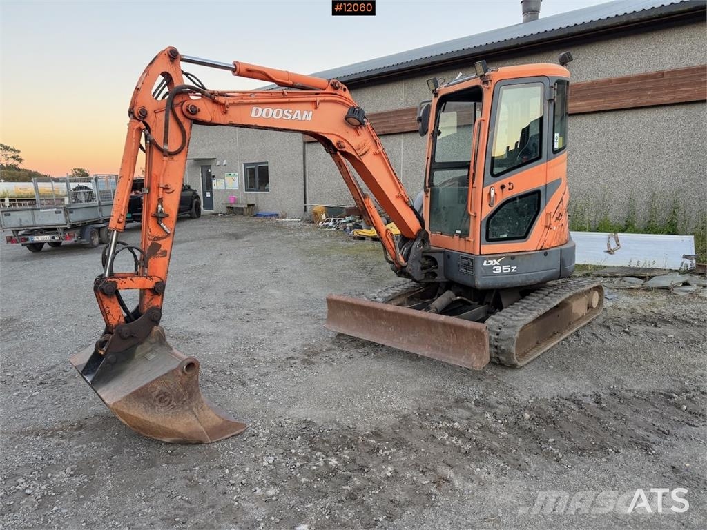 Doosan EXCA DX 35 Raupenbagger