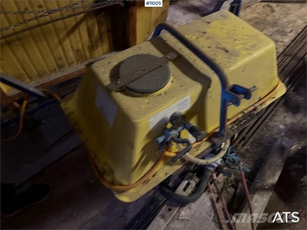 Erland Åkersprøyte Trailed sprayers