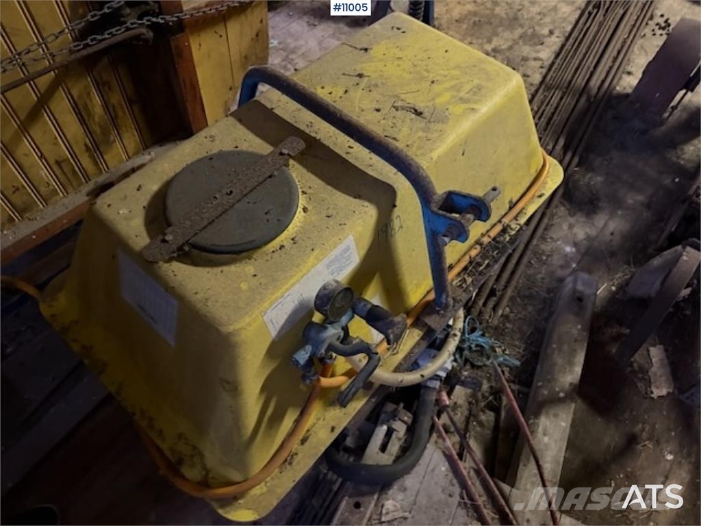 Erland Åkersprøyte Trailed sprayers