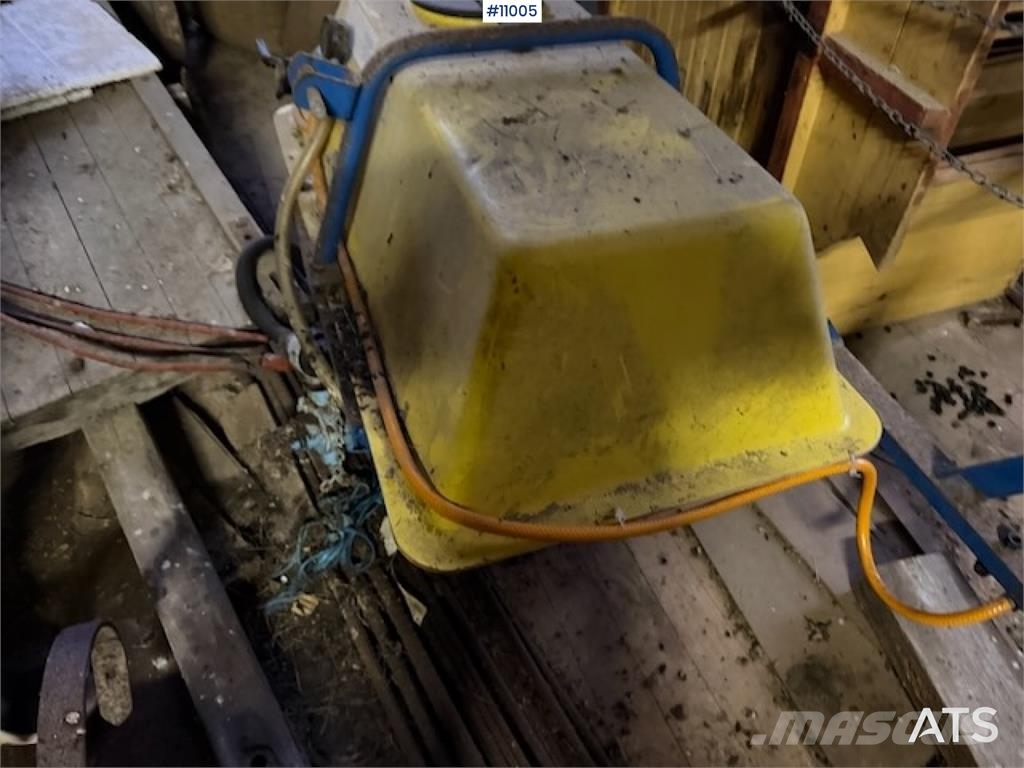 Erland Åkersprøyte Trailed sprayers