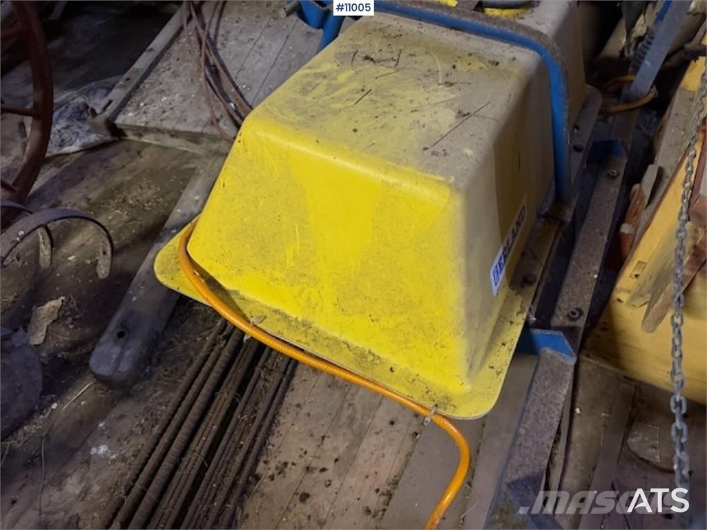 Erland Åkersprøyte Trailed sprayers