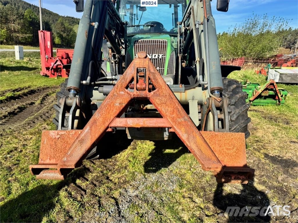 Fendt 412 Vario Трактори