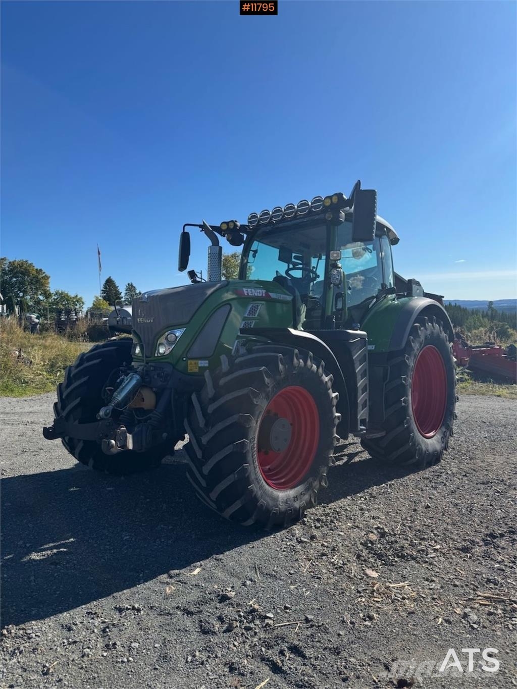Fendt 724 Vario الجرارات