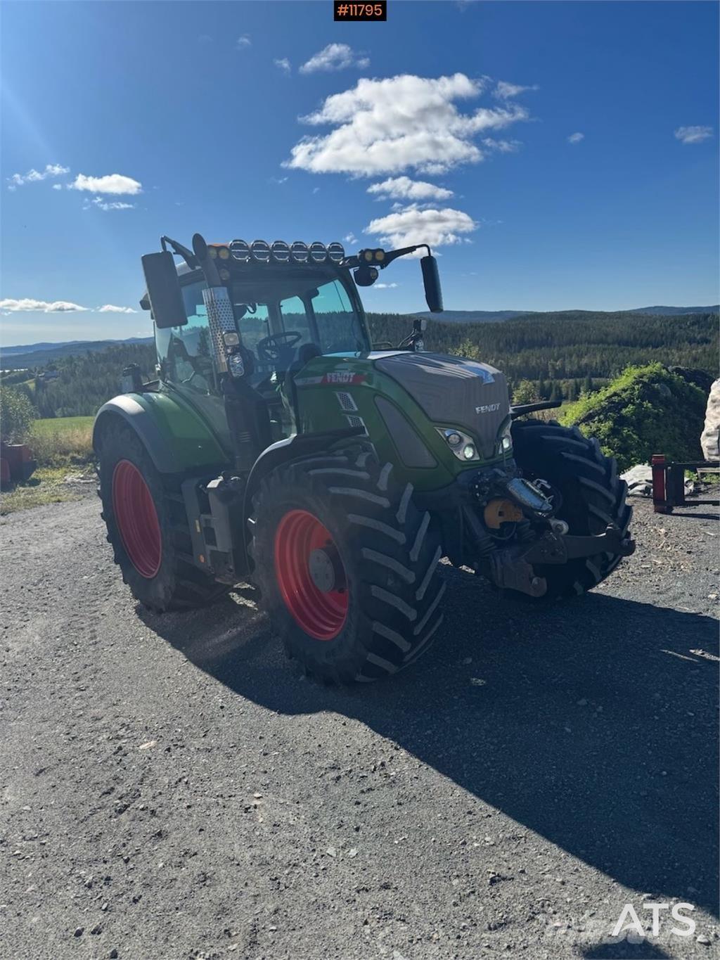 Fendt 724 Vario الجرارات