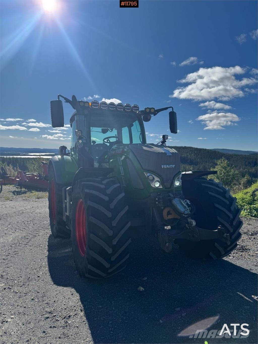 Fendt 724 Vario الجرارات
