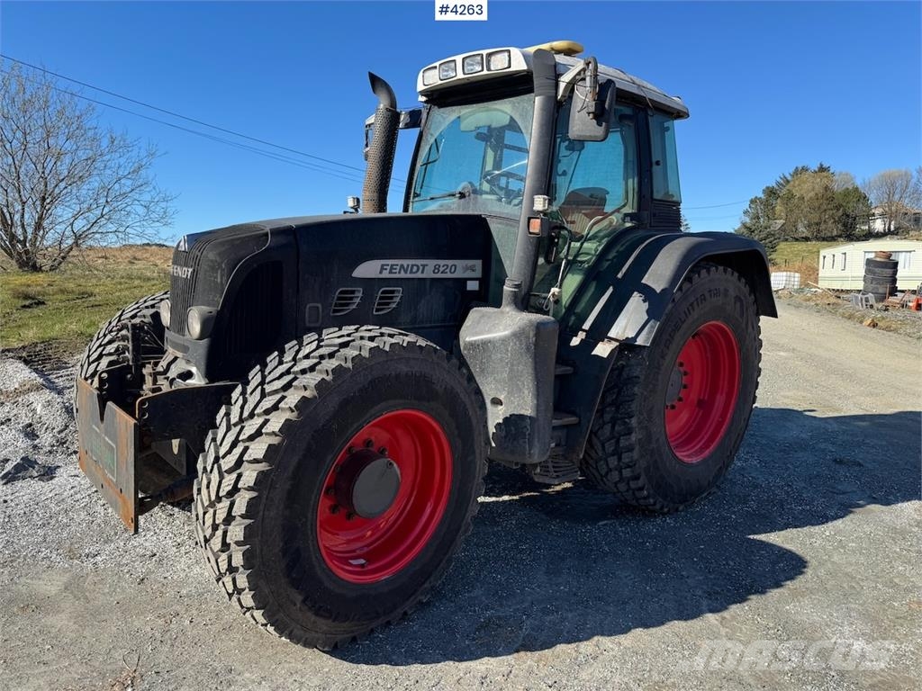 Fendt 820 Vario Tractors