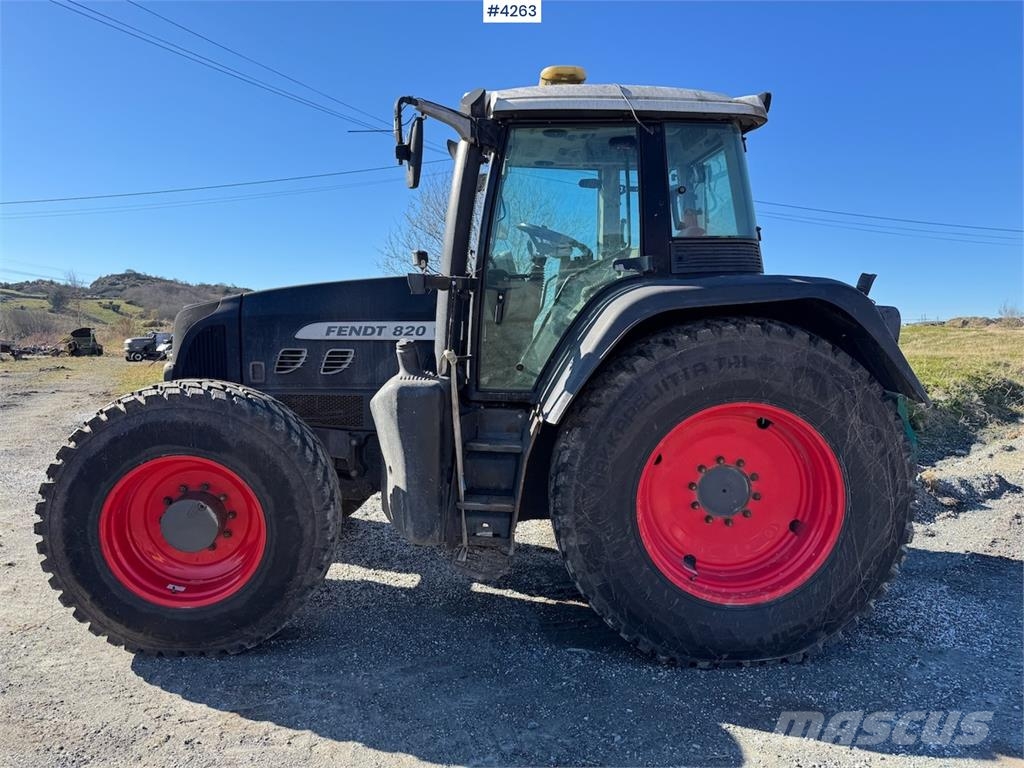 Fendt 820 Vario Tractors