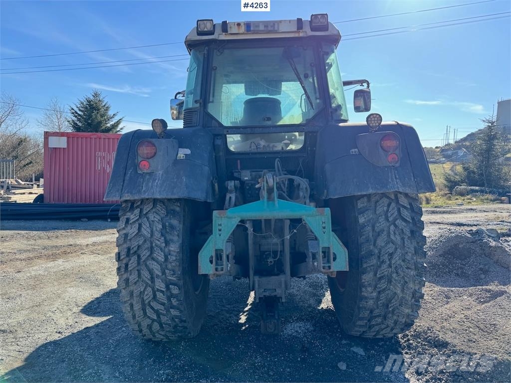 Fendt 820 Vario Tractors