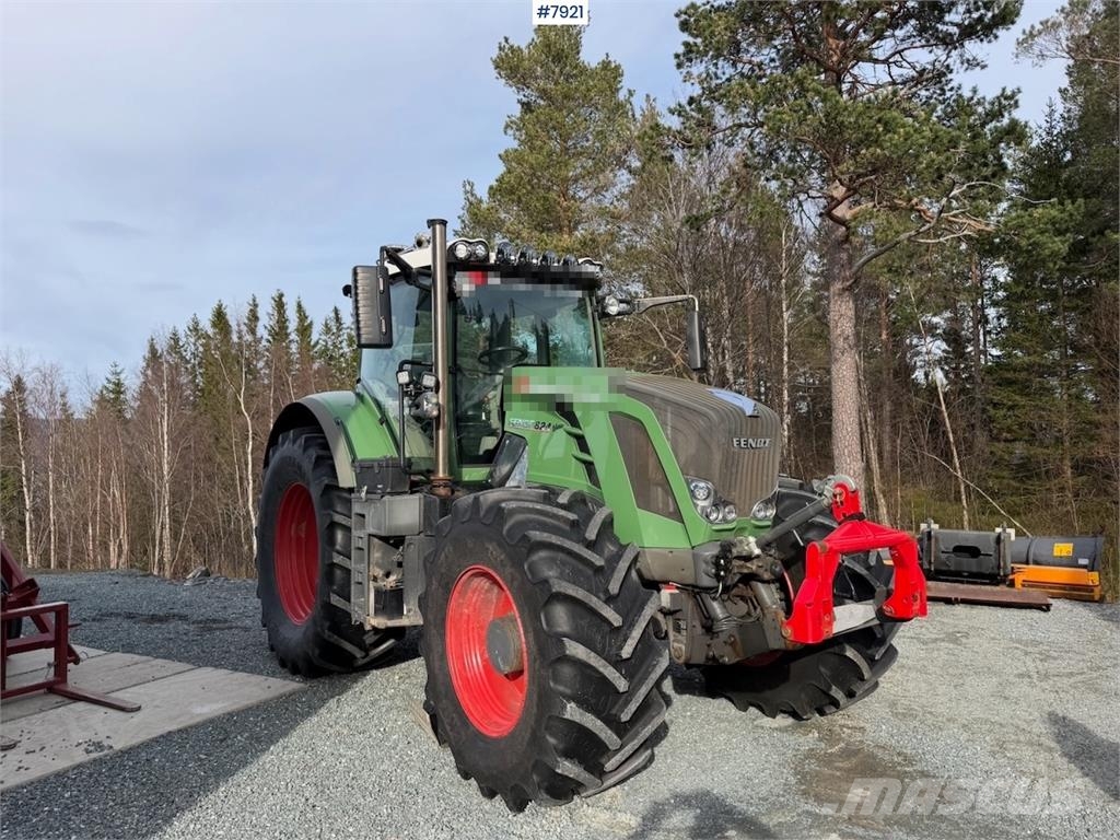 Fendt 824 Vario Tractoren