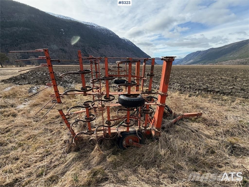 Fjærharv Slepeharv med S-tinder 其他耕耘機和配件