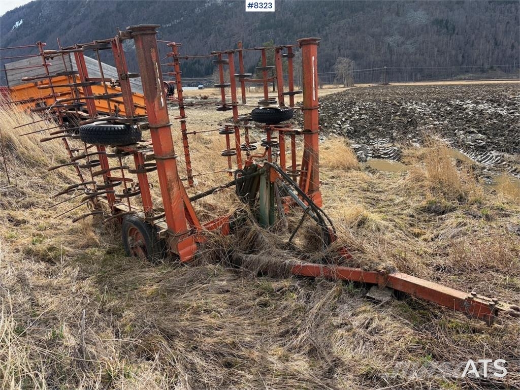 Fjærharv Slepeharv med S-tinder 其他耕耘機和配件
