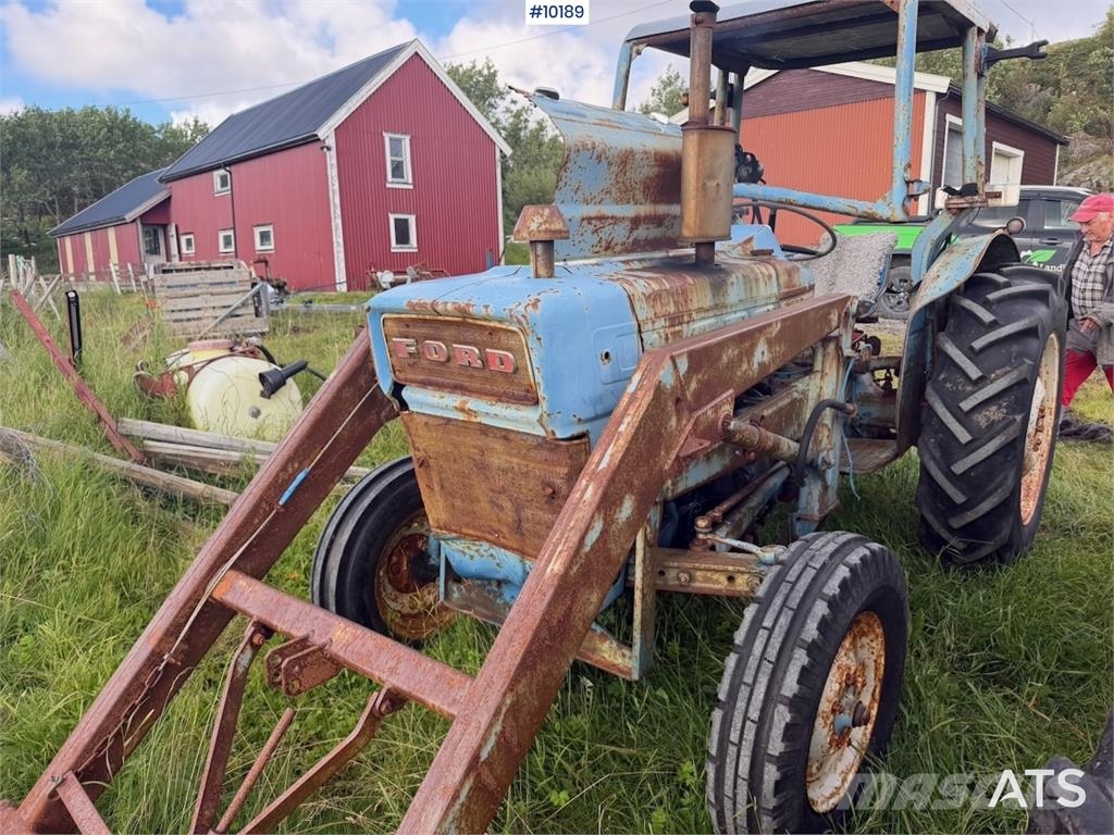 Ford 2000 الجرارات