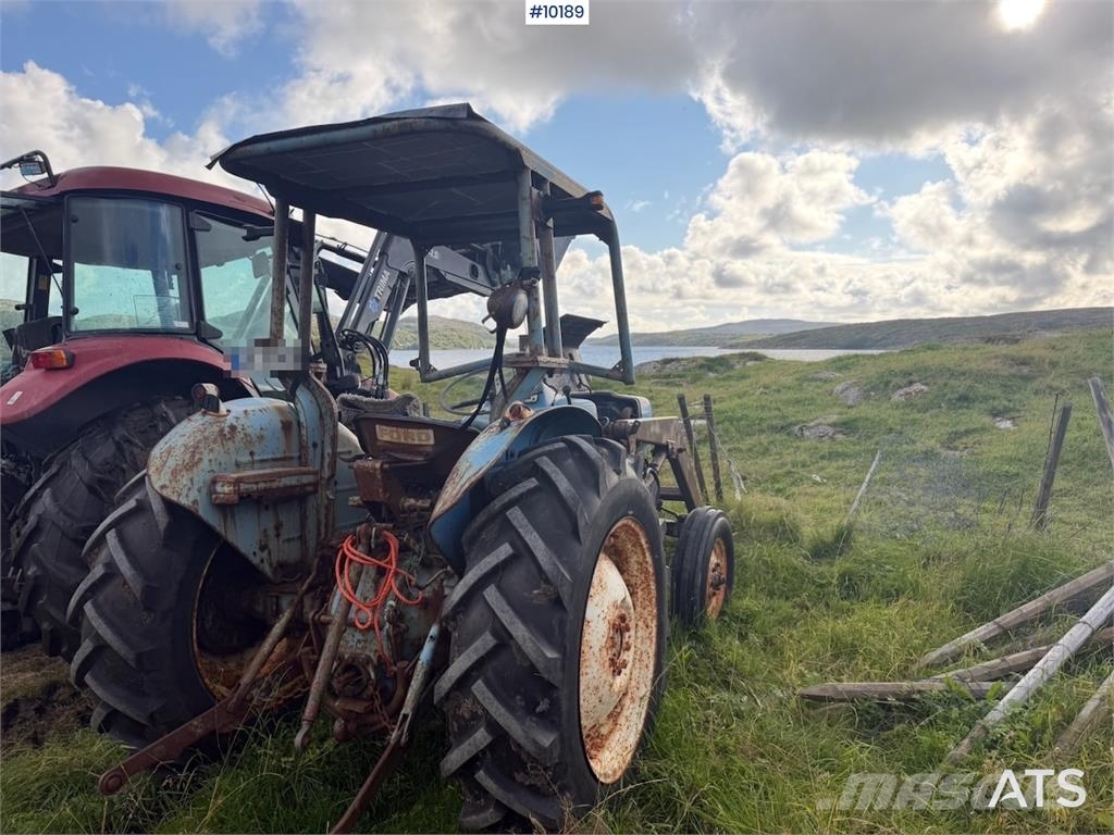 Ford 2000 الجرارات