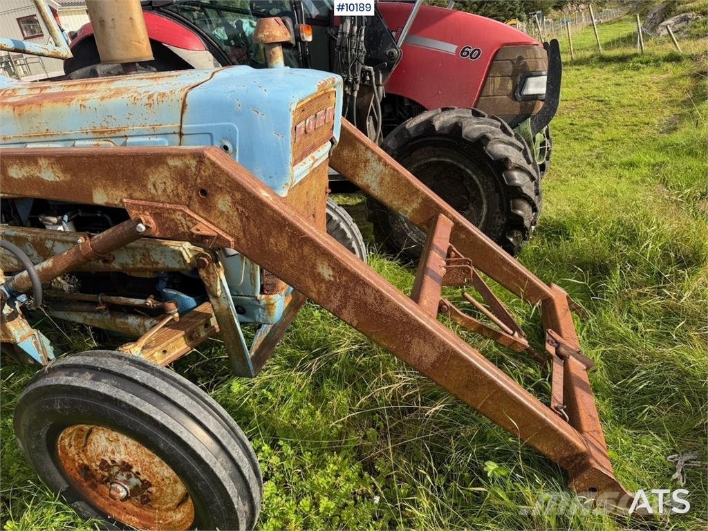 Ford 2000 الجرارات