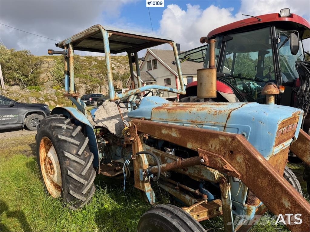 Ford 2000 الجرارات