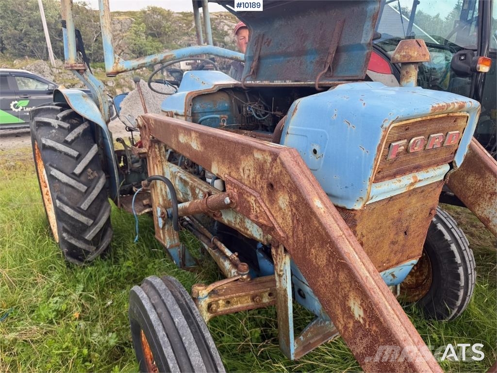 Ford 2000 الجرارات