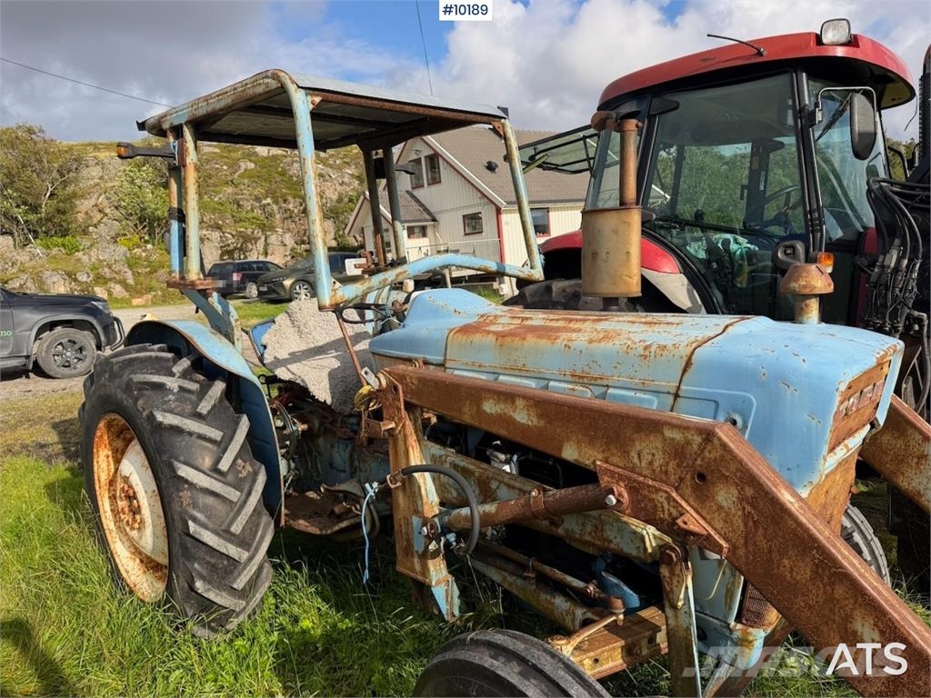 Ford 2000 الجرارات