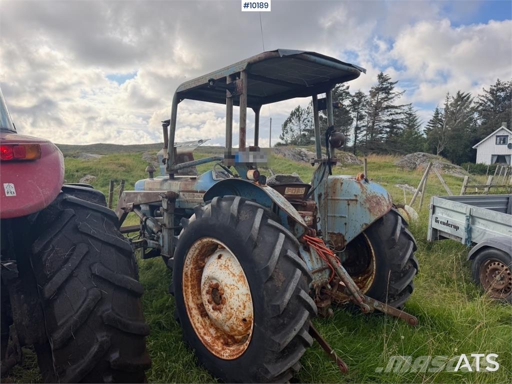 Ford 2000 الجرارات