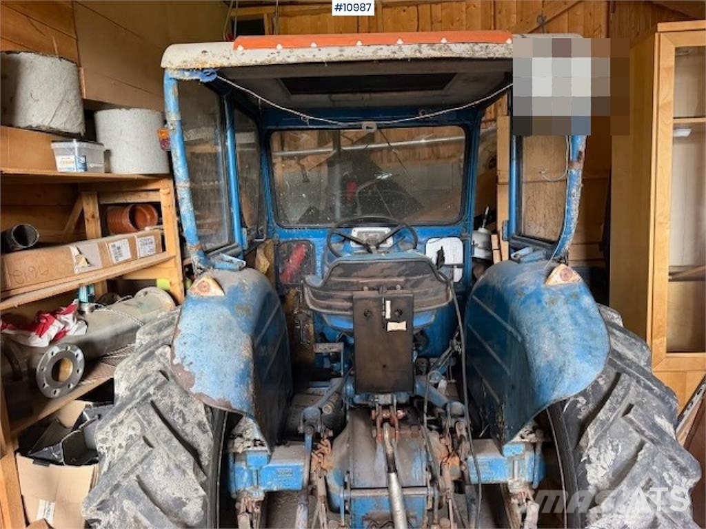 Ford 2000 Tractors