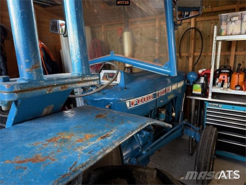 Ford 2000 2x4 traktor rep objekt Traktorer