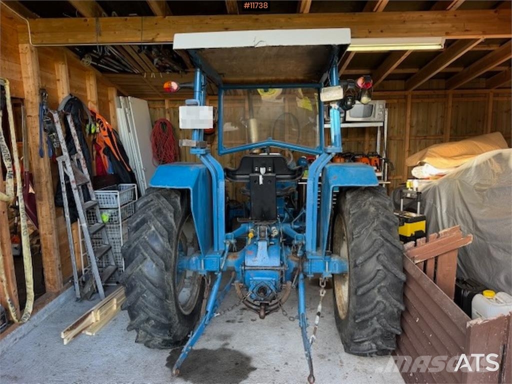 Ford 2000 2x4 traktor rep objekt Traktorer