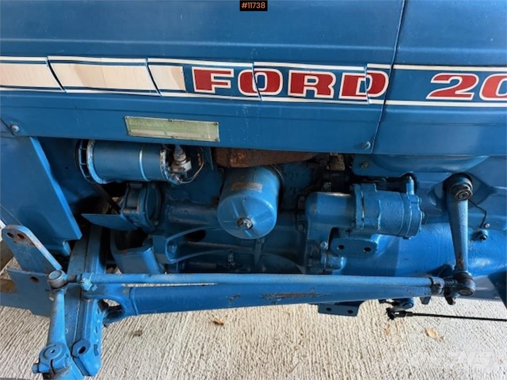 Ford 2000 2x4 traktor rep objekt Traktorer