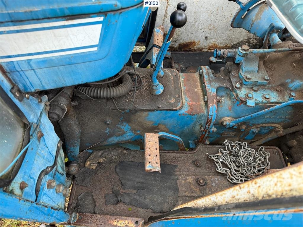 Ford 4000 الجرارات