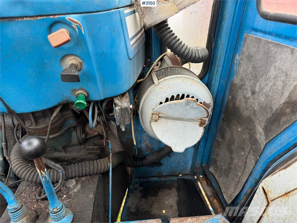 Ford 4000 الجرارات